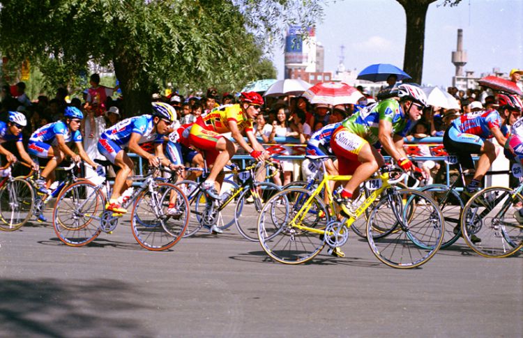 Self-propelled license plate